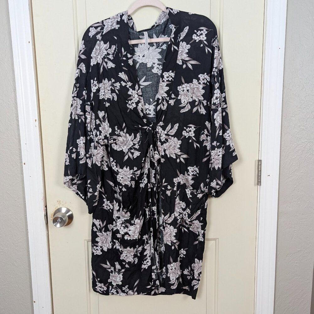 Spiritual Gangster | Black Floral Print Kimono Robe Size OS